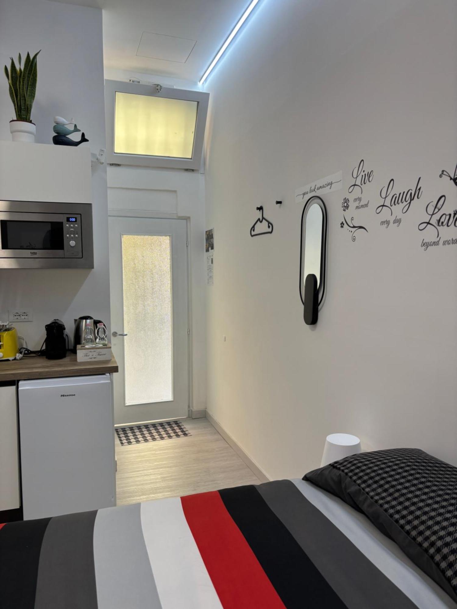 La Vecchia Milano-Les Nubles Vannucci - Il Ballatoio E Il Cortile Exterior foto